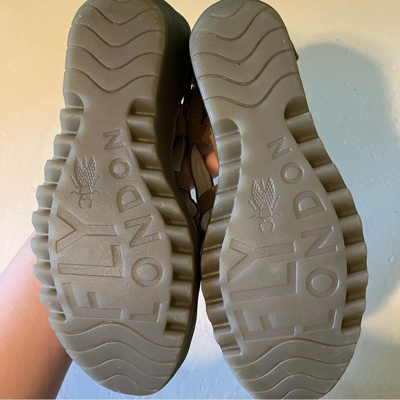 NWOT fly London tan wedges - Picture 6 of 7